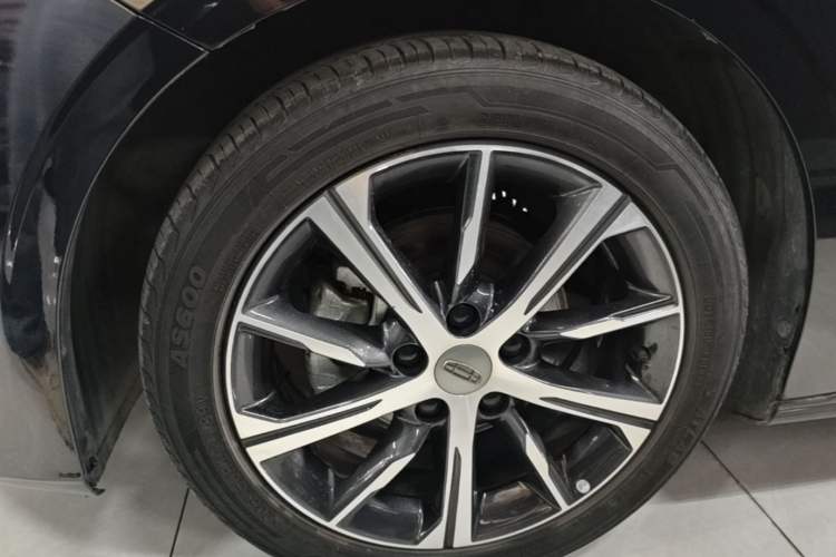 Used Geely Auto Emgrand 2022 4th Generation 1.5L CVT Luxury Model Left Front Wheel Hub
