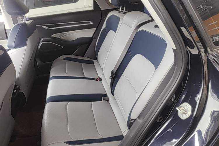 Used Geely Auto Emgrand 2022 4th Generation 1.5L CVT Flagship Model Left Rear Seat