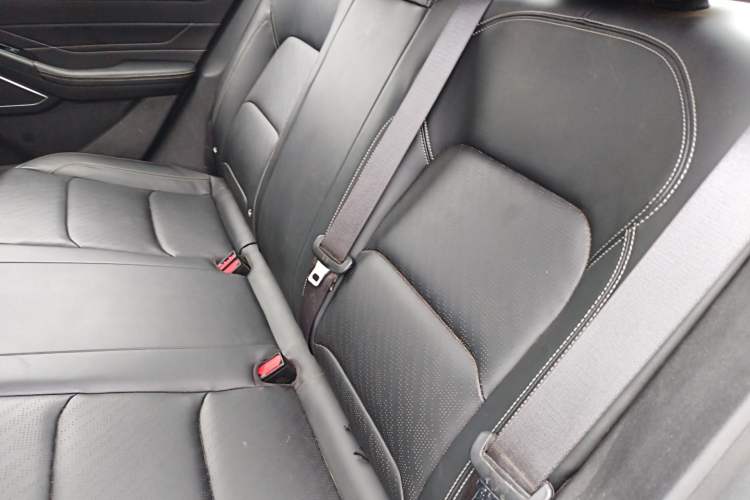 Used Geely Auto Emgrand 2022 4th Generation 1.5L CVT Elite Model Left Rear Seat