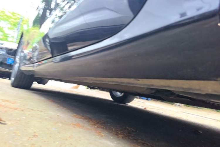 Used Geely Auto Emgrand 2022 4th Generation 1.5L CVT Flagship Model Left Side Sill