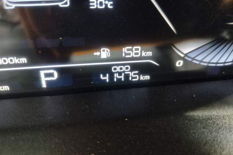 Used Geely Auto Emgrand 2022 4th Generation 1.5L CVT Luxury Model Odometer Close Up