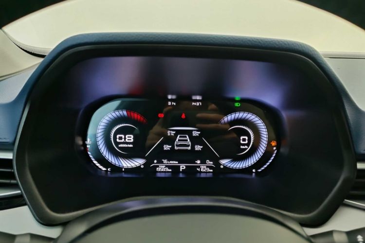 Used Geely Auto Emgrand 2022 4th Generation 1.5L CVT Flagship Model Odometer Close Up