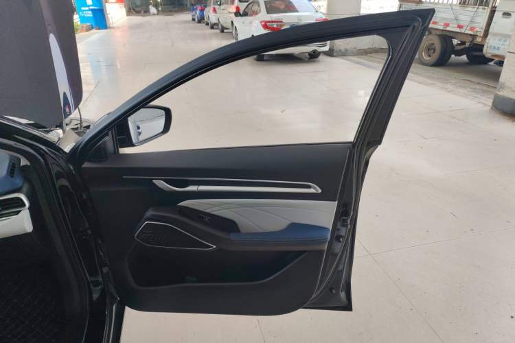 Used Geely Auto Emgrand 2022 4th Generation 1.5L CVT Flagship Model Right Front Door Interior