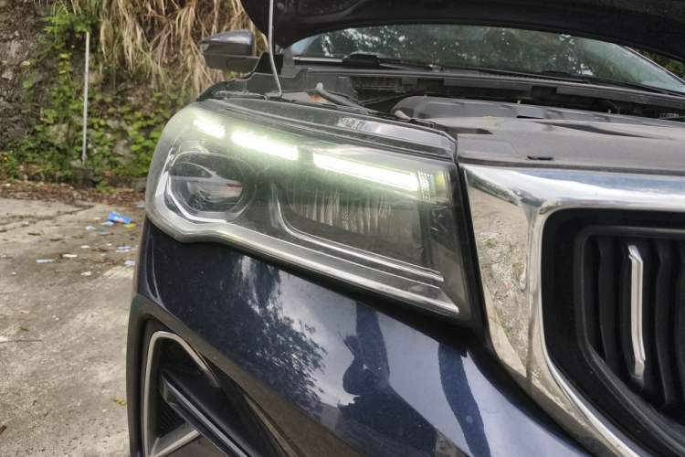 Used Geely Auto Emgrand 2022 4th Generation 1.5L CVT Luxury Model Right Front Headlight