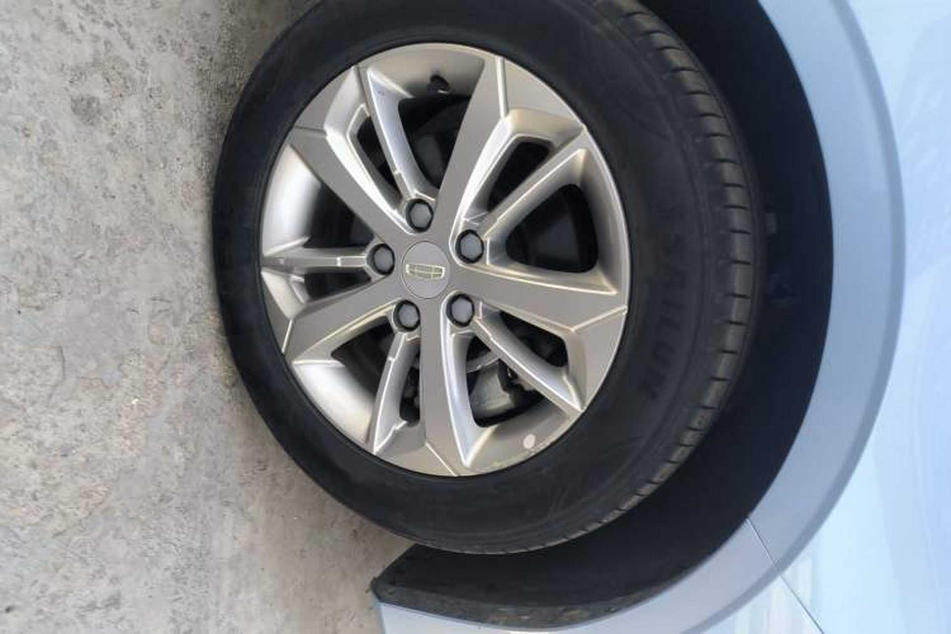 Used Geely Auto Emgrand 2022 Model 4th Generation 1.8L DHT Ethanol-Driven Edition Right Front Wheel Hub