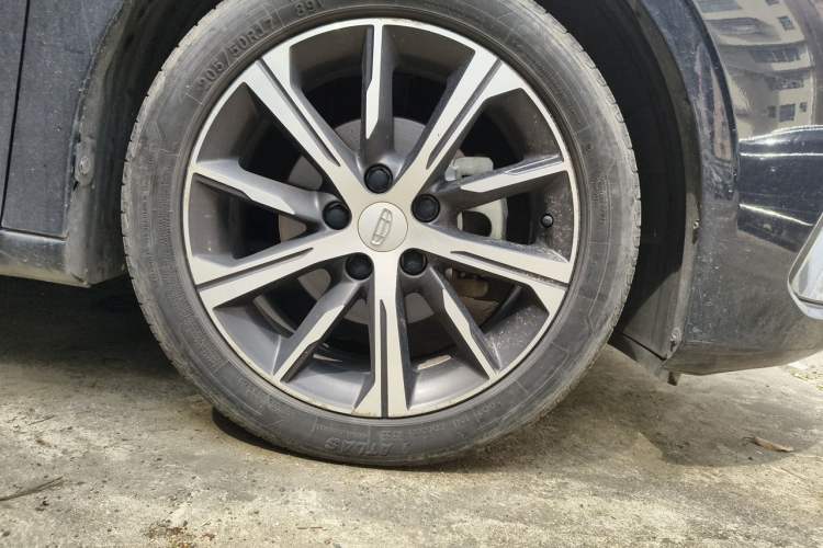 Used Geely Auto Emgrand 2022 4th Generation 1.5L CVT Luxury Model Right Front Wheel Hub