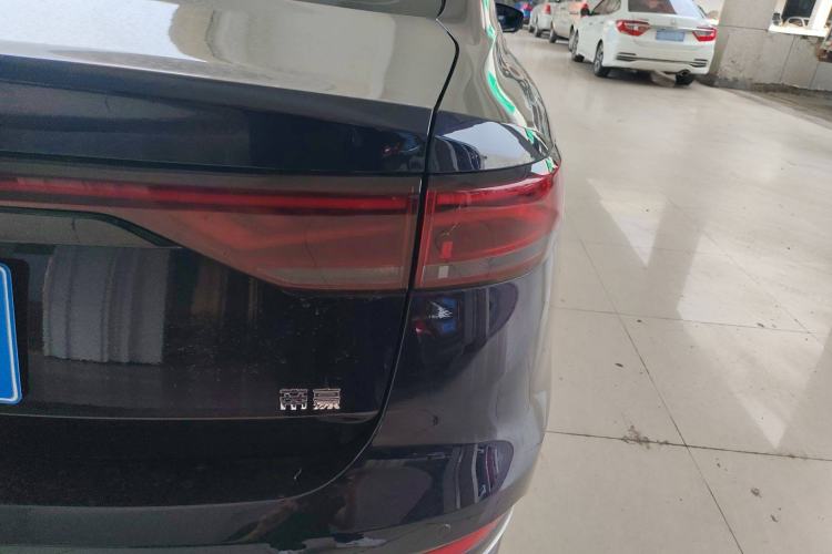 Used Geely Auto Emgrand 2022 4th Generation 1.5L CVT Flagship Model Right Rear Taillight