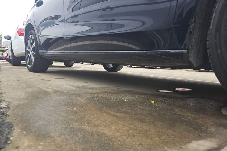 Used Geely Auto Emgrand 2022 4th Generation 1.5L CVT Luxury Model Right Side Sill