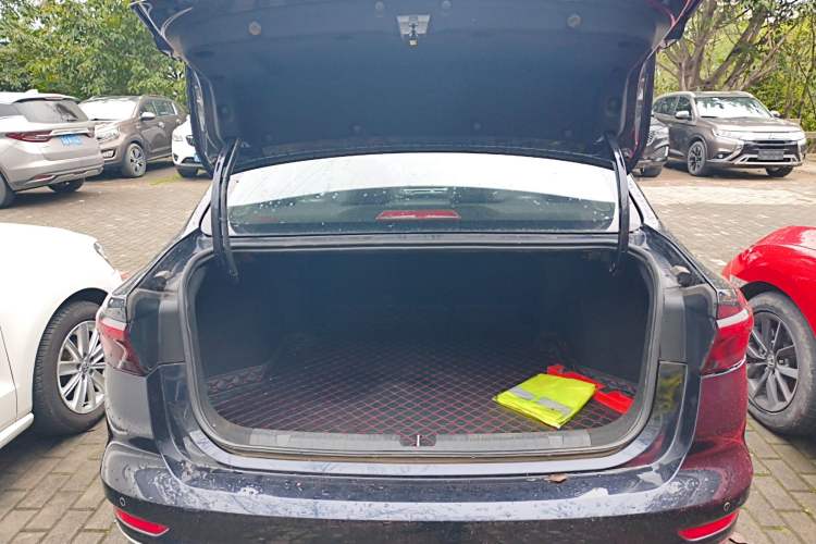 Used Geely Auto Emgrand 2022 4th Generation 1.5L CVT Elite Model Trunk