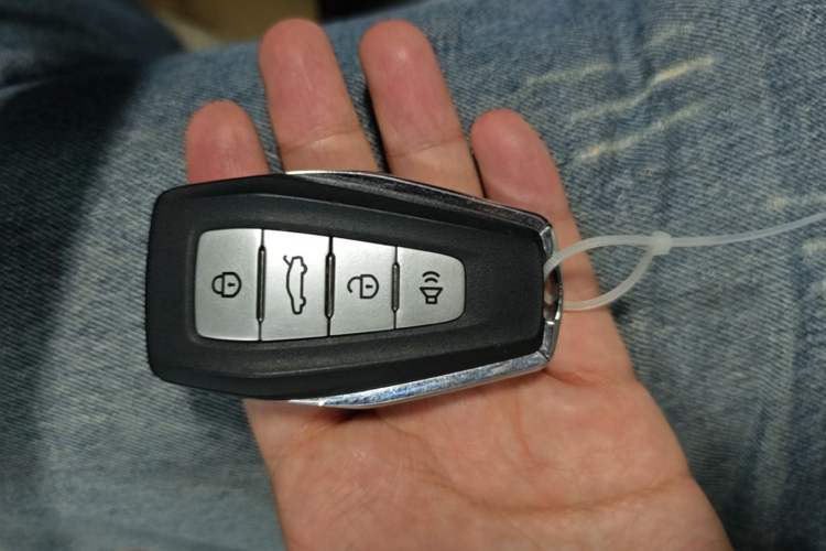 Used Geely Auto Emgrand 2022 4th Generation 1.5L CVT Luxury Model Vehicle Key