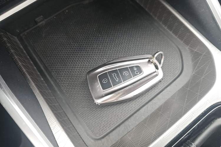 Used Geely Auto Emgrand 2022 4th Generation 1.5L CVT Luxury Model Vehicle Key