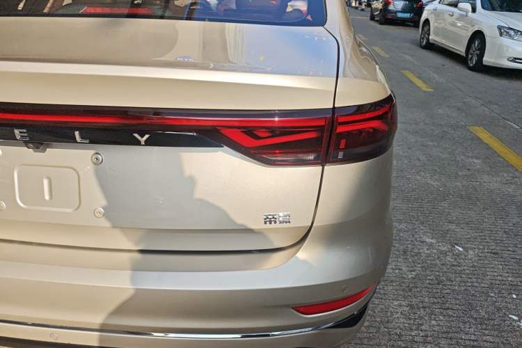 Used Geely Auto Emgrand 2022 4th Generation 1.5L CVT Luxury Model Exterior 3