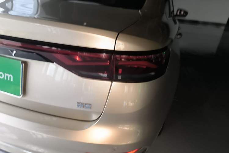 Used Geely Auto Emgrand 2022 4th Generation 1.5L CVT Luxury Model Right Rear Taillight