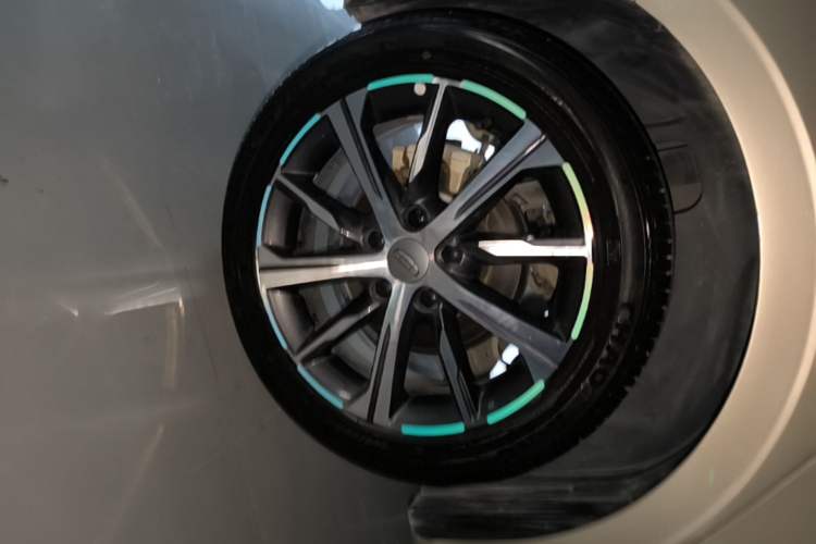 Used Geely Auto Emgrand 2022 4th Generation 1.5L CVT Luxury Model Right Rear Wheel Hub
