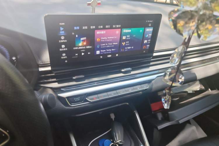 Used Geely Auto Emgrand 2022 4th Generation 1.5L CVT Luxury Model Audio And AC Panel
