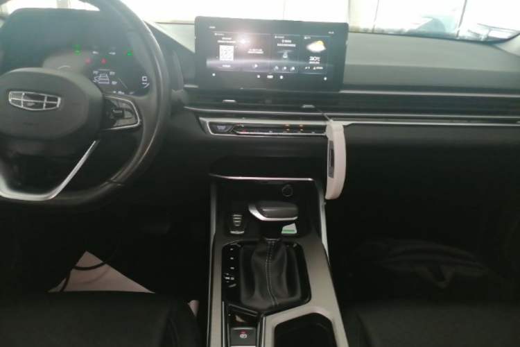 Used Geely Auto Emgrand 2022 4th Generation 1.5L CVT Luxury Model Audio And AC Panel