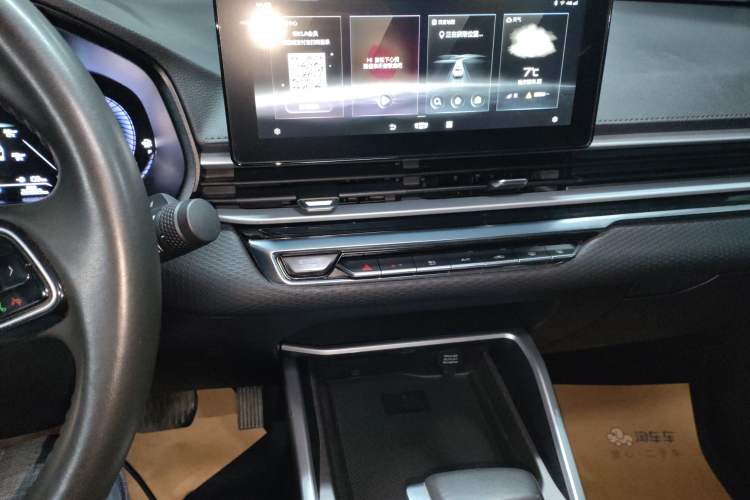 Used Geely Auto Emgrand 2022 4th Generation 1.5L CVT Luxury Model Audio And AC Panel