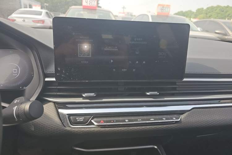 Used Geely Auto Emgrand 2022 4th Generation 1.5L CVT Luxury Model Audio And AC Panel