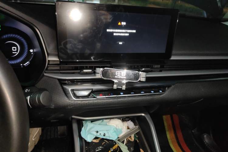 Used Geely Auto Emgrand 2022 4th Generation 1.5L CVT Luxury Model Audio And AC Panel