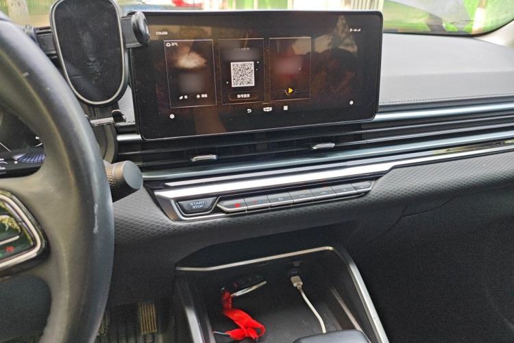 Used Geely Auto Emgrand 2022 4th Generation 1.5L CVT Luxury Model Audio And AC Panel