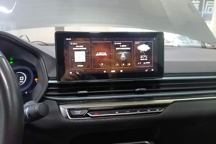 Used Geely Auto Emgrand 2022 4th Generation 1.5L CVT Luxury Model Audio And AC Panel