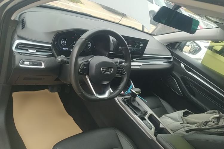 Used Geely Auto Emgrand 2022 4th Generation 1.5L CVT Elite Model Center Console