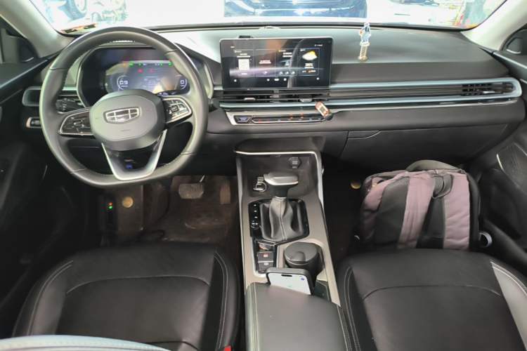 Used Geely Auto Emgrand 2022 4th Generation 1.5L CVT Luxury Model Center Console