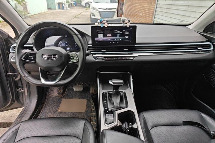 Used Geely Auto Emgrand 2022 4th Generation 1.5L CVT Elite Model Center Console