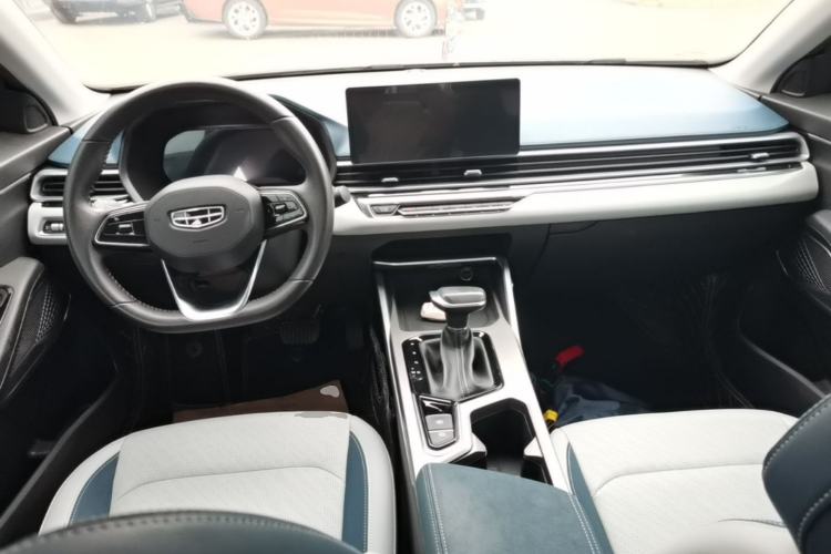 Used Geely Auto Emgrand 2022 4th Generation 1.5L CVT Flagship Model Center Console
