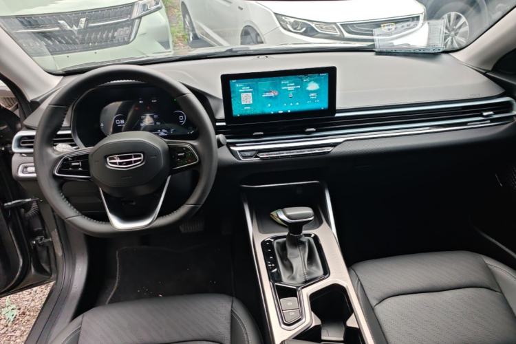 Used Geely Auto Emgrand 2022 4th Generation 1.5L CVT Luxury Model Center Console