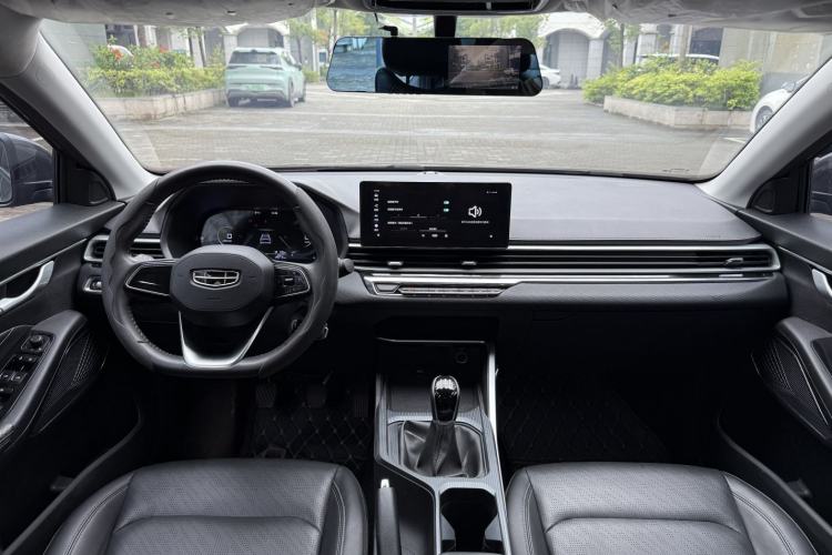 Used Geely Auto Emgrand 2022 4th Generation 1.5L Manual Elite Model Center Console
