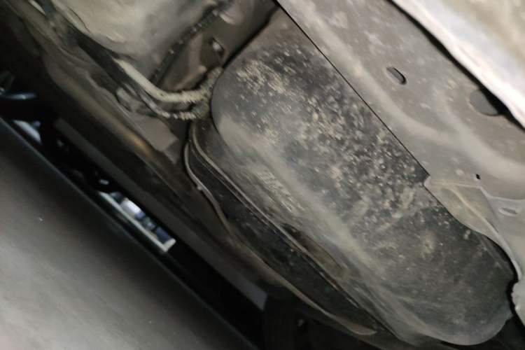 Used Geely Auto Emgrand 2022 4th Generation 1.5L CVT Flagship Model Chassis Rear Left