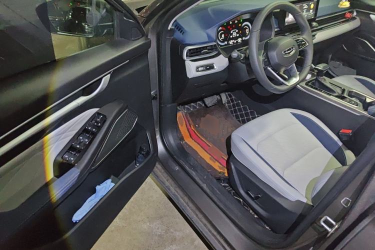 Used Geely Auto Emgrand 2022 4th Generation 1.5L CVT Flagship Model Driver Seat