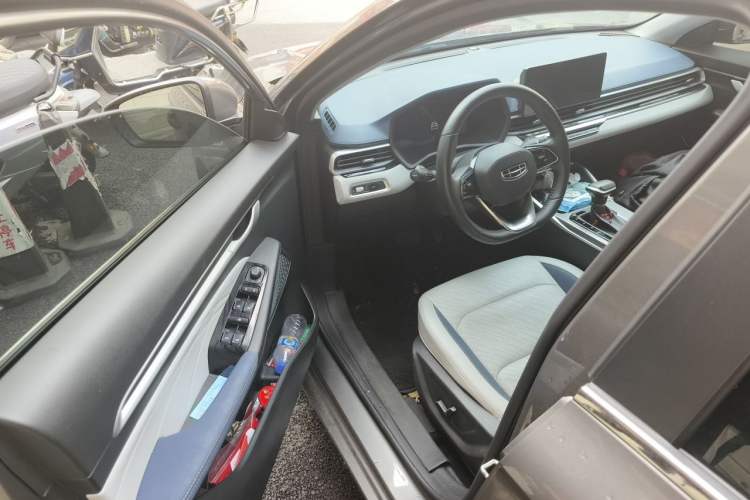 Used Geely Auto Emgrand 2022 4th Generation 1.5L CVT Flagship Model Driver Seat