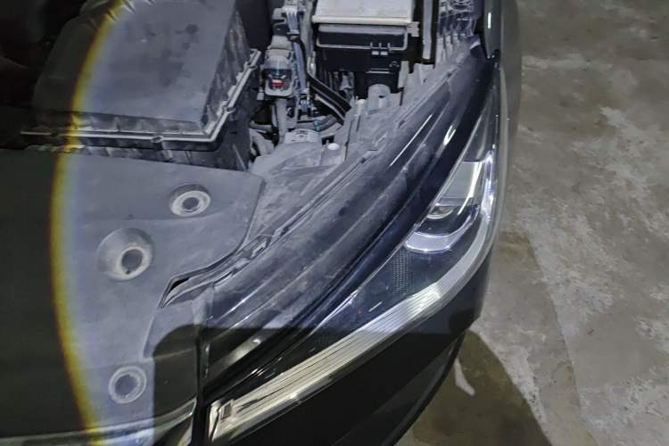 Used Geely Auto Emgrand 2022 4th Generation 1.5L CVT Flagship Model Engine Bay Left