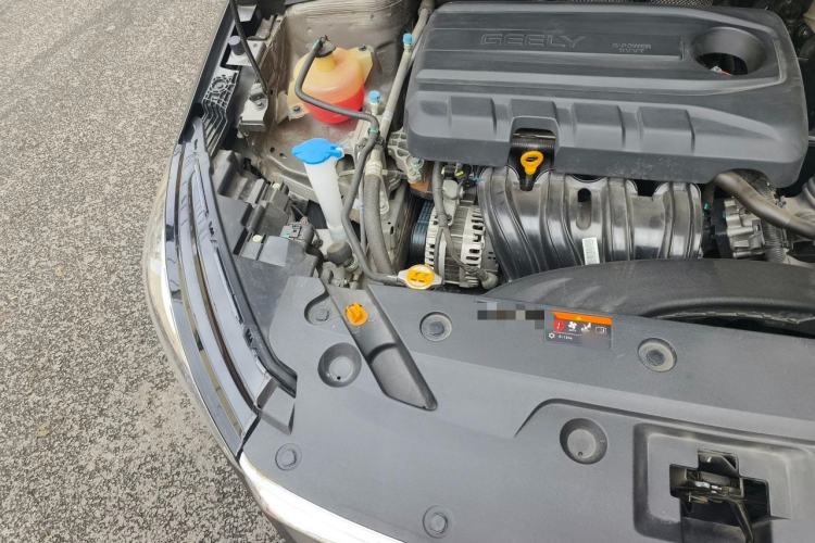 Used Geely Auto Emgrand 2022 4th Generation 1.5L CVT Flagship Model Engine Bay Right