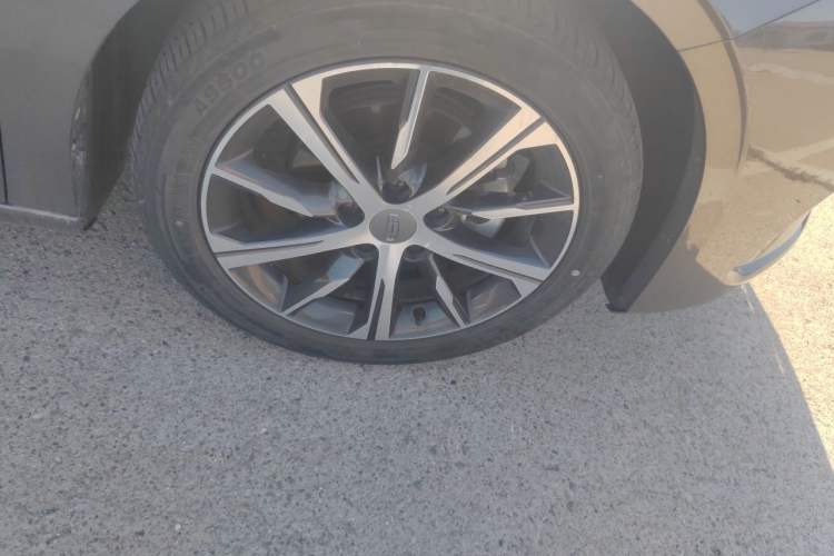 Used Geely Auto Emgrand 2022 4th Generation 1.5L CVT Flagship Model Exterior 1