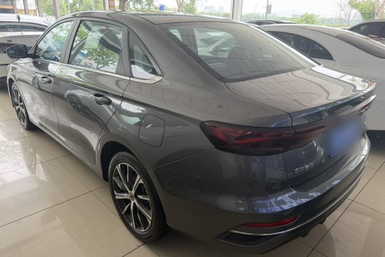 Used Geely Auto Emgrand 2022 4th Generation 1.5L CVT Flagship Model Exterior 3