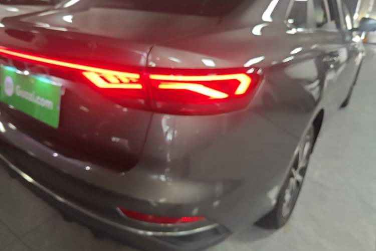 Used Geely Auto Emgrand 2022 4th Generation 1.5L CVT Flagship Model Exterior 3