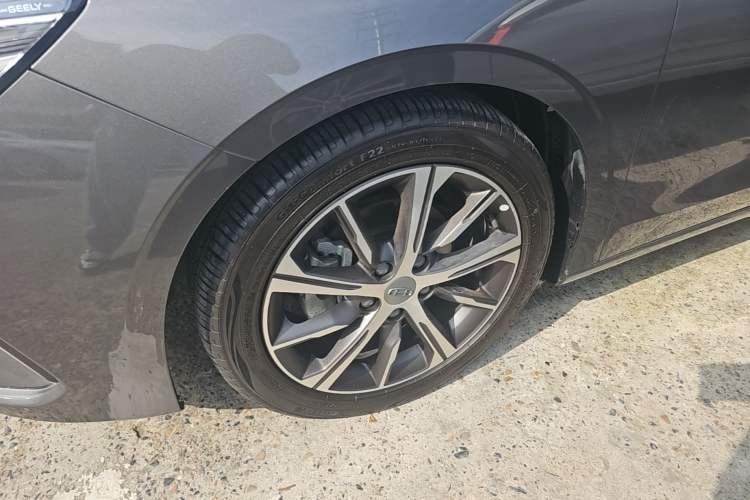 Used Geely Auto Emgrand 2022 4th Generation 1.5L CVT Luxury Model Exterior 4