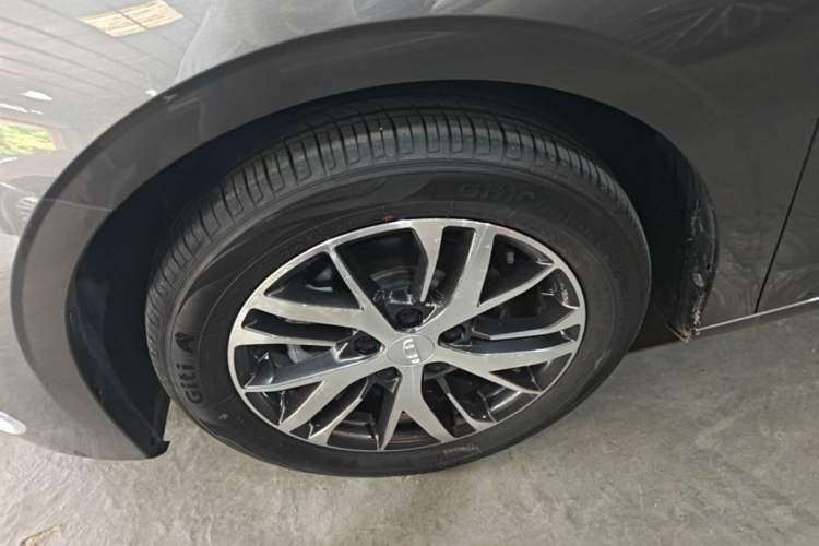 Used Geely Auto Emgrand 2022 4th Generation 1.5L Manual Elite Model Exterior 4