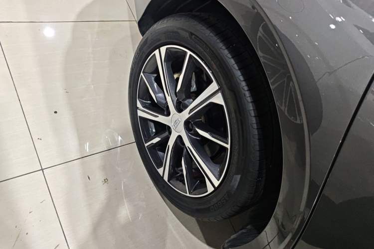 Used Geely Auto Emgrand 2022 4th Generation 1.5L CVT Flagship Model Exterior 5