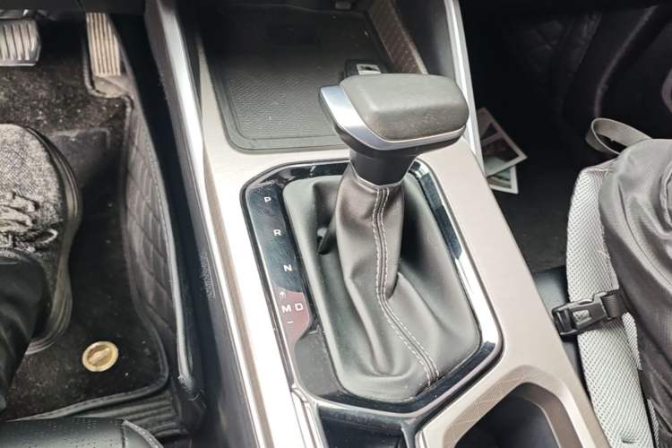 Used Geely Auto Emgrand 2022 4th Generation 1.5L CVT Luxury Model Gear Lever