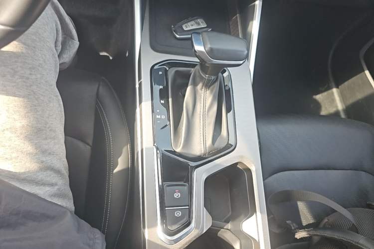 Used Geely Auto Emgrand 2022 4th Generation 1.5L CVT Luxury Model Gear Lever