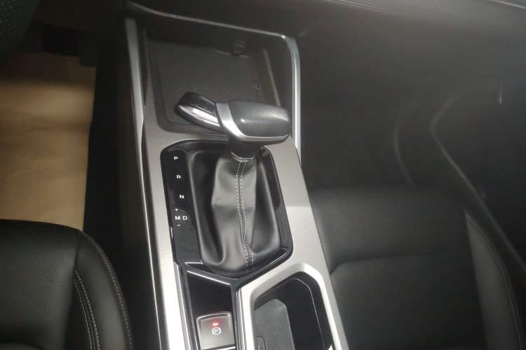 Used Geely Auto Emgrand 2022 4th Generation 1.5L CVT Asian Games Edition Gear Lever