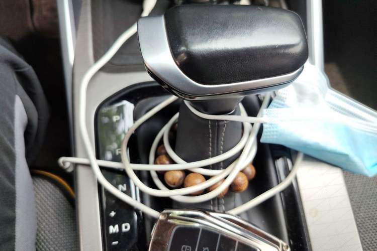 Used Geely Auto Emgrand 2022 4th Generation 1.5L CVT Flagship Model Gear Lever