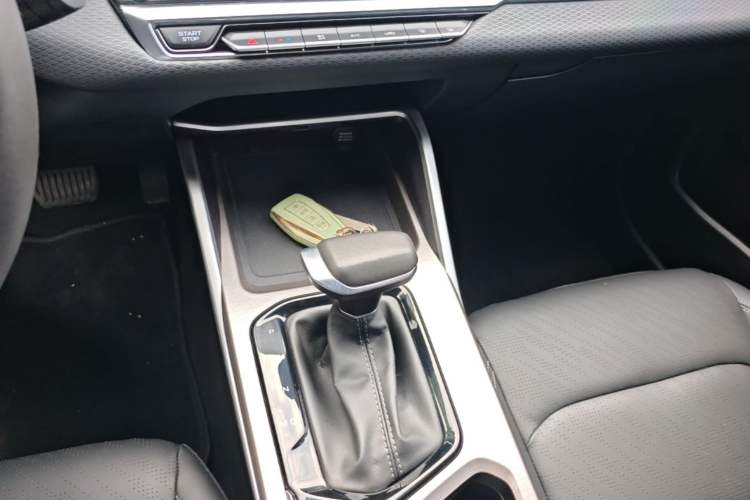 Used Geely Auto Emgrand 2022 4th Generation 1.5L CVT Luxury Model Gear Lever