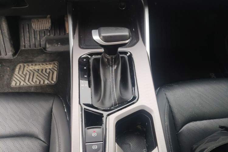 Used Geely Auto Emgrand 2022 4th Generation 1.5L CVT Luxury Model Gear Lever