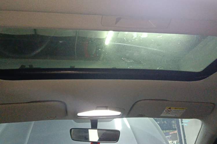 Used Geely Auto Emgrand 2022 4th Generation 1.5L CVT Flagship Model Headliner