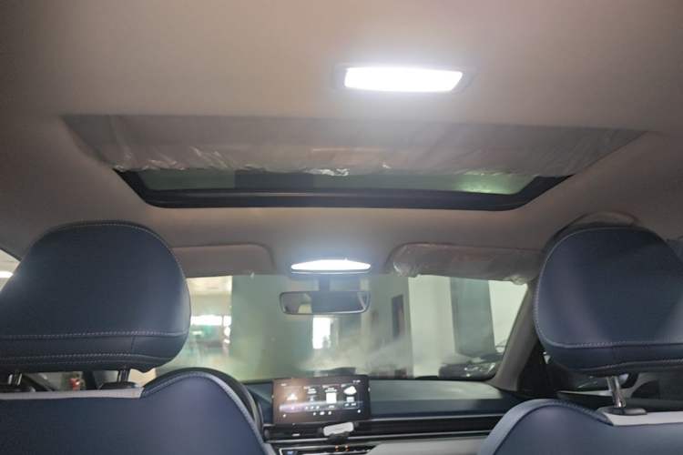 Used Geely Auto Emgrand 2022 4th Generation 1.5L CVT Flagship Model Headliner